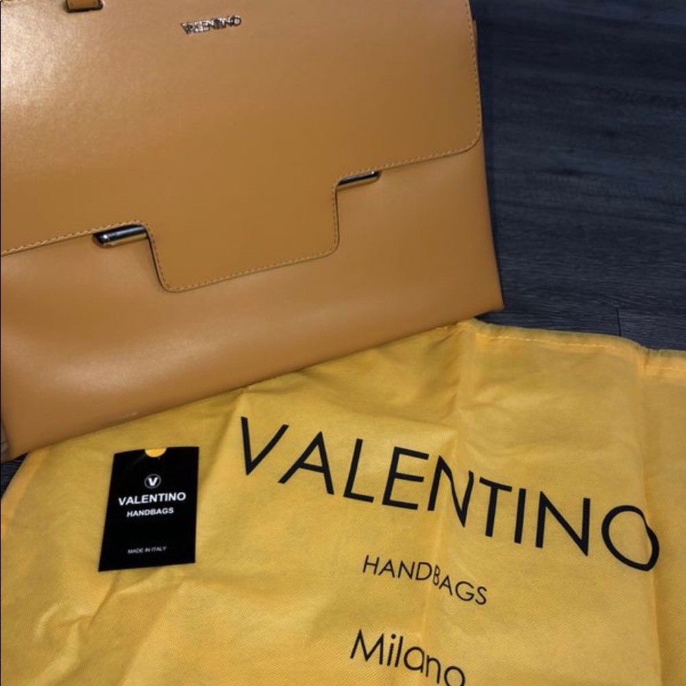 Valentino Bga